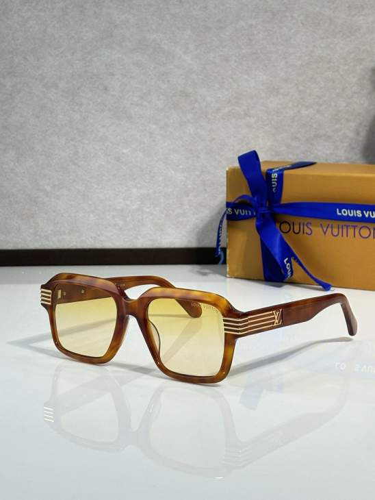 Picture of Louis Vuitton Sunglasses _SKUfw75840971fw